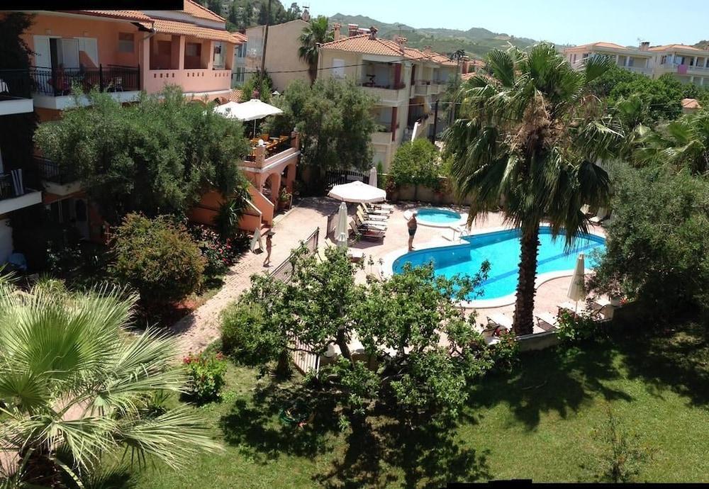 Aloni Aparthotel 2*