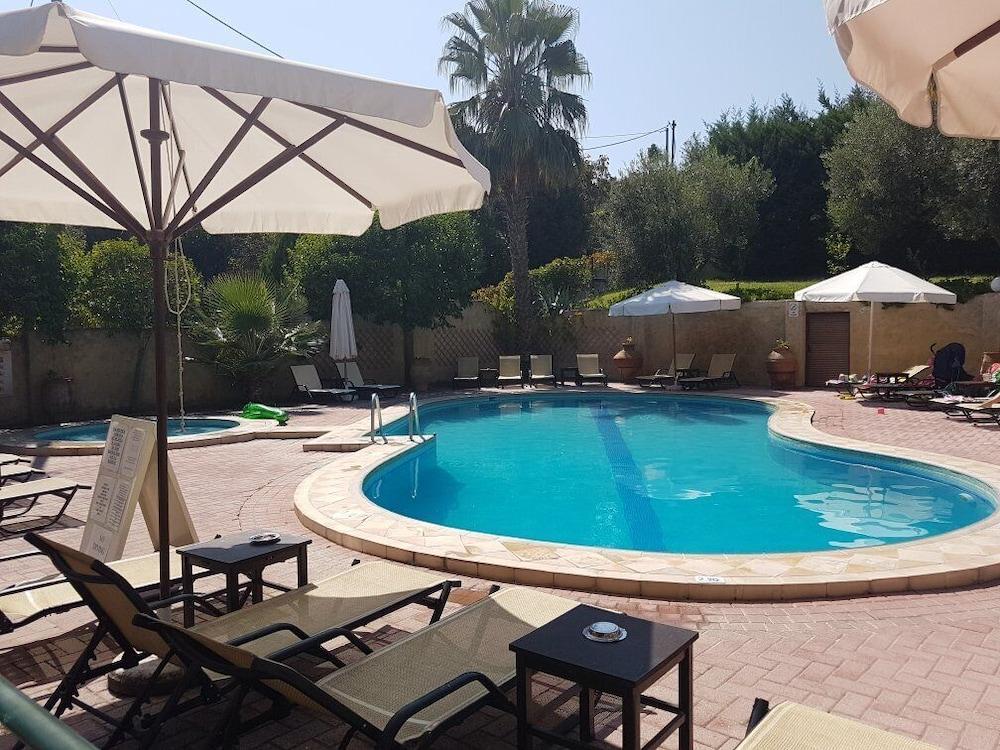 Aloni Aparthotel