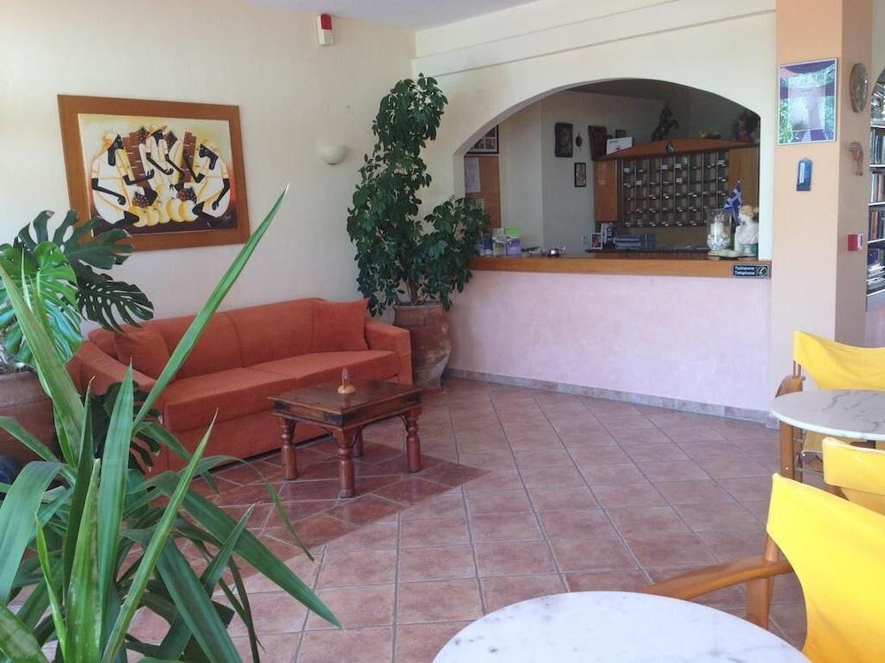Aloni Aparthotel