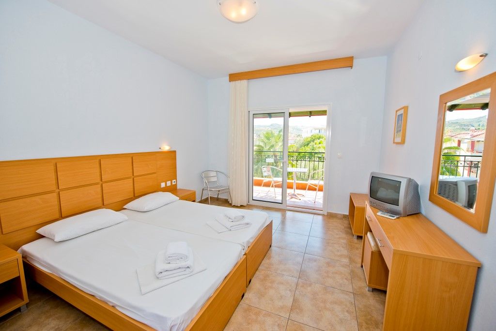 Aloni Aparthotel 2*